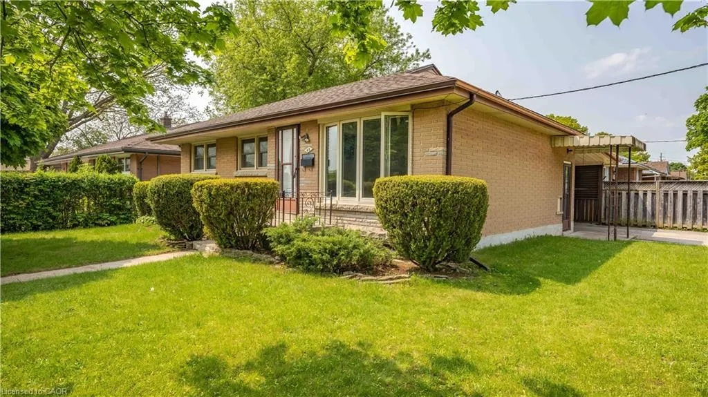 48 Mcdonald Avenue, #LOWER