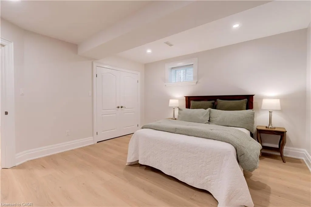 290 Shoreacres Road