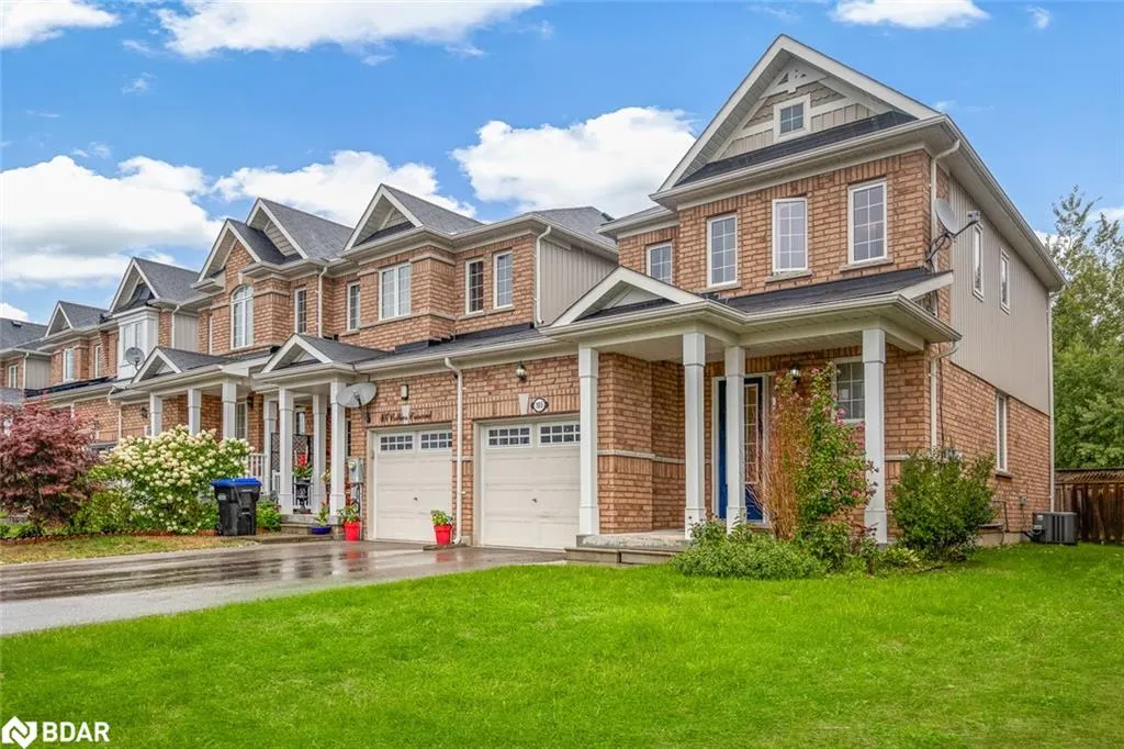 105 Collier Crescent