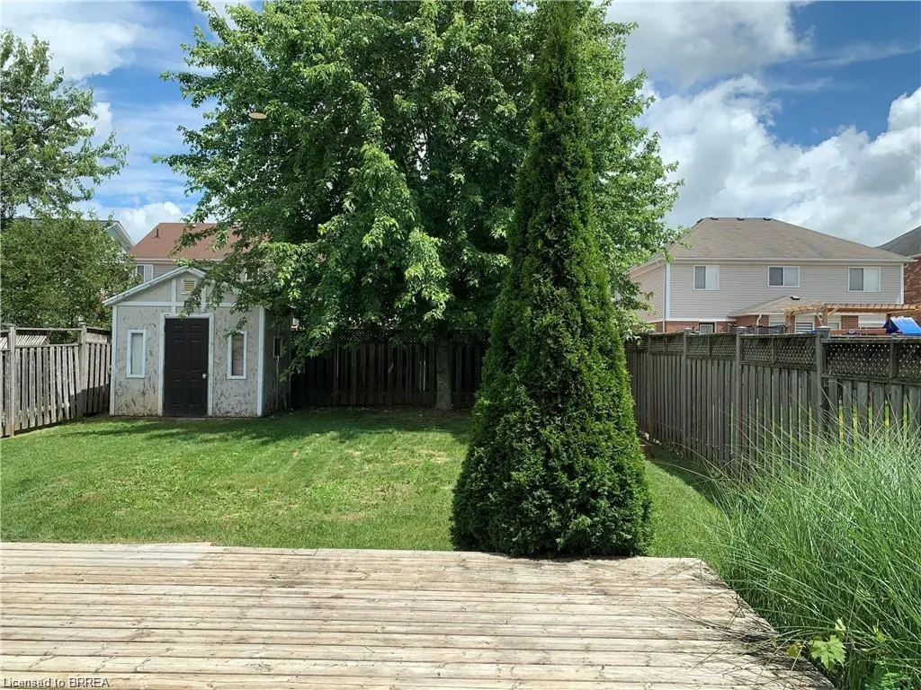 7 Hollinrake Avenue