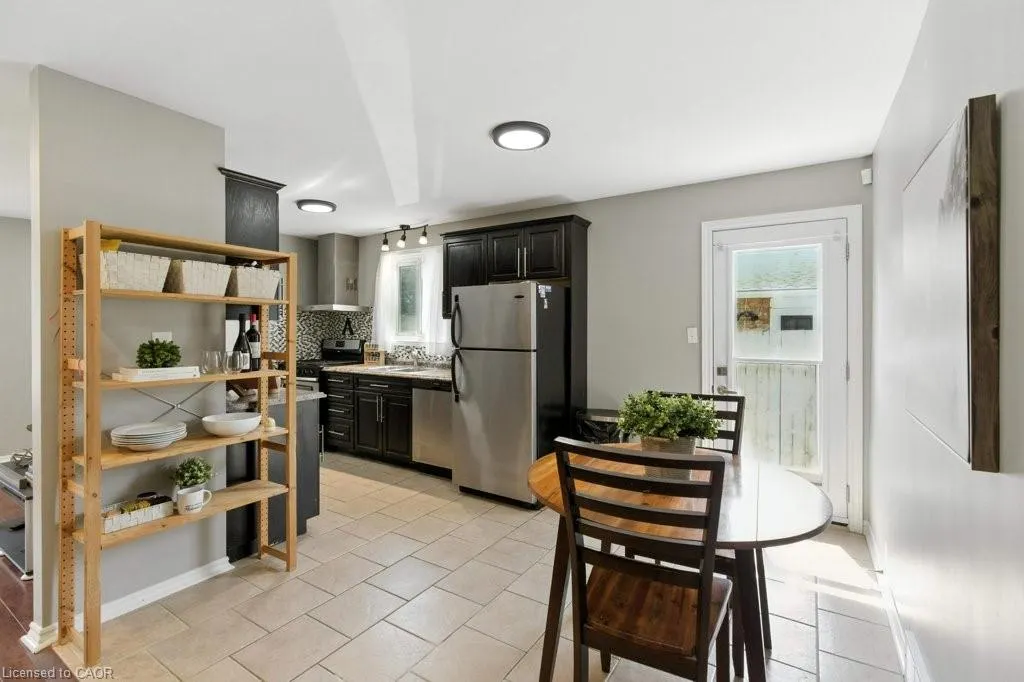 19 Lampman Crescent