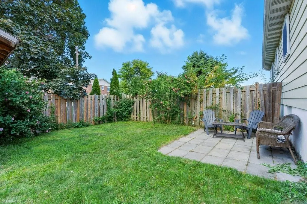 19 Lampman Crescent