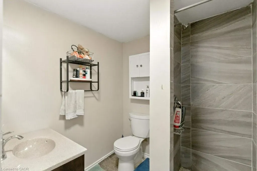 19 Lampman Crescent