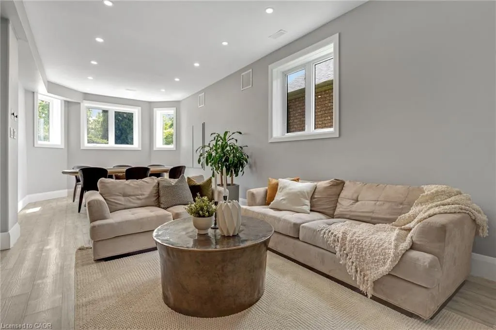 34 Woodcrest Court