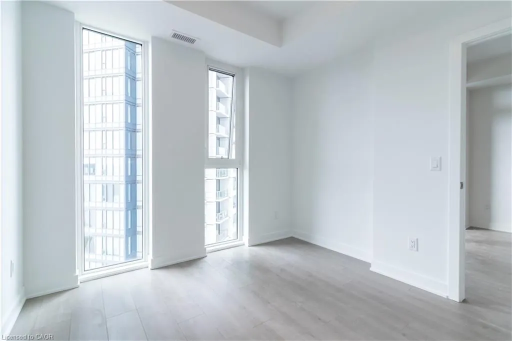 25 Wellington Street S, #1107