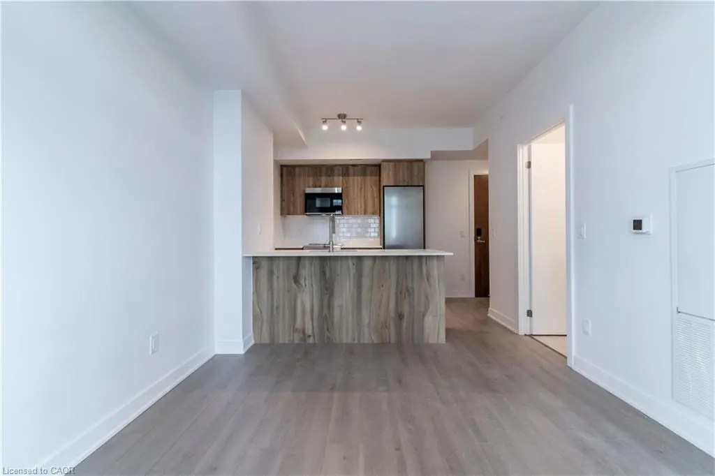 25 Wellington Street S, #1107