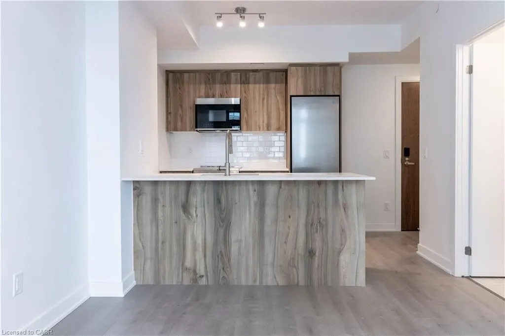 25 Wellington Street S, #1107