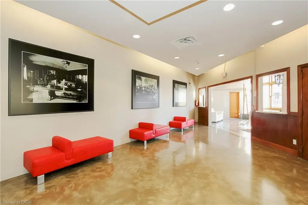 404 King Street W, #118