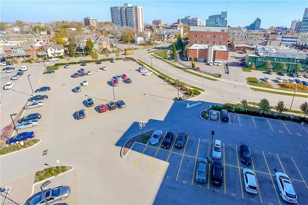 404 King Street W, #118