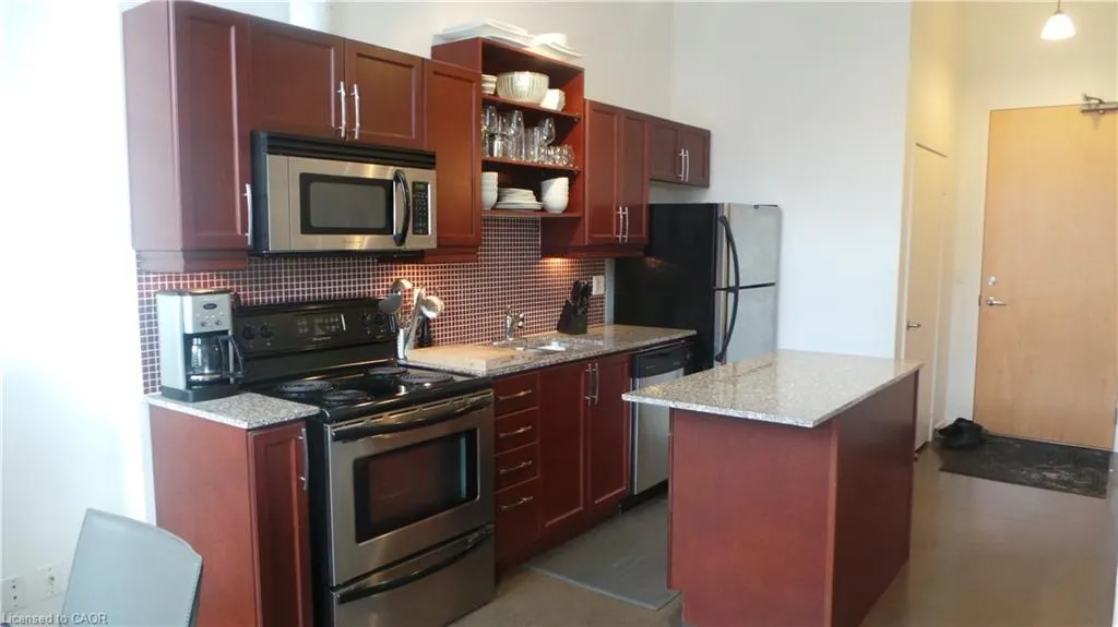 404 King Street W, #118