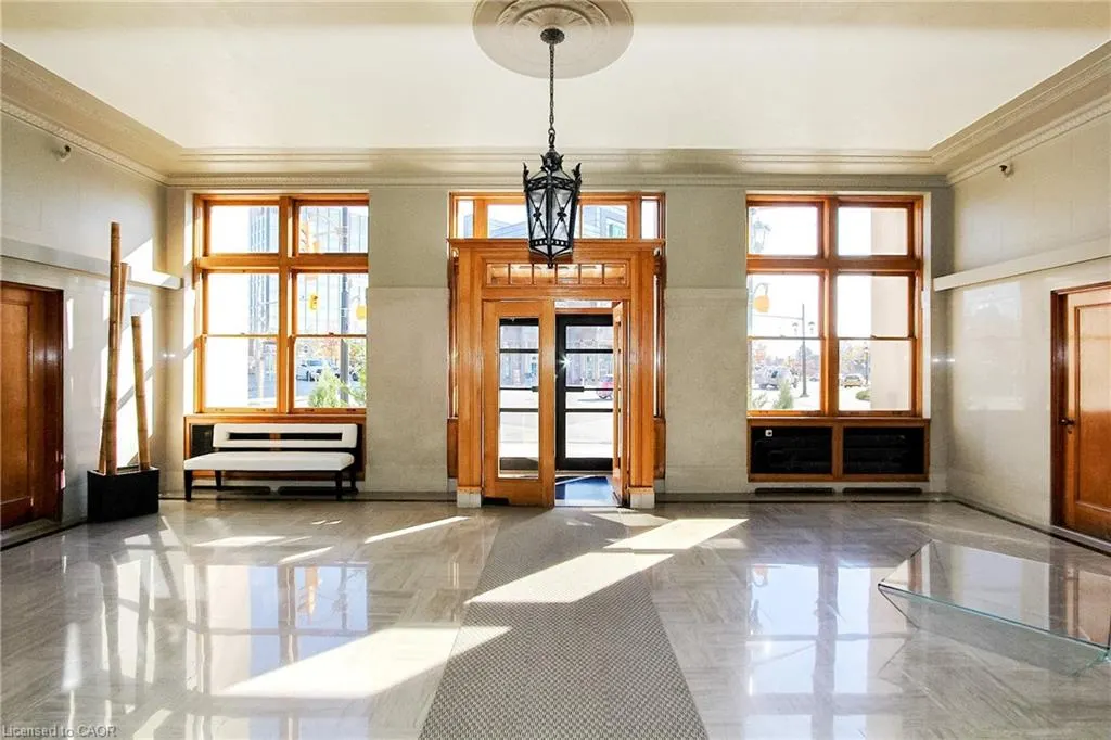 404 King Street W, #118