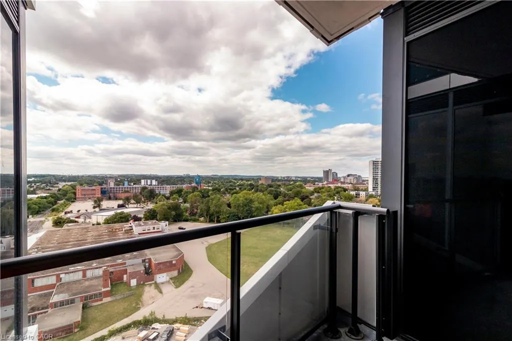 25 Wellington Street S, #1506