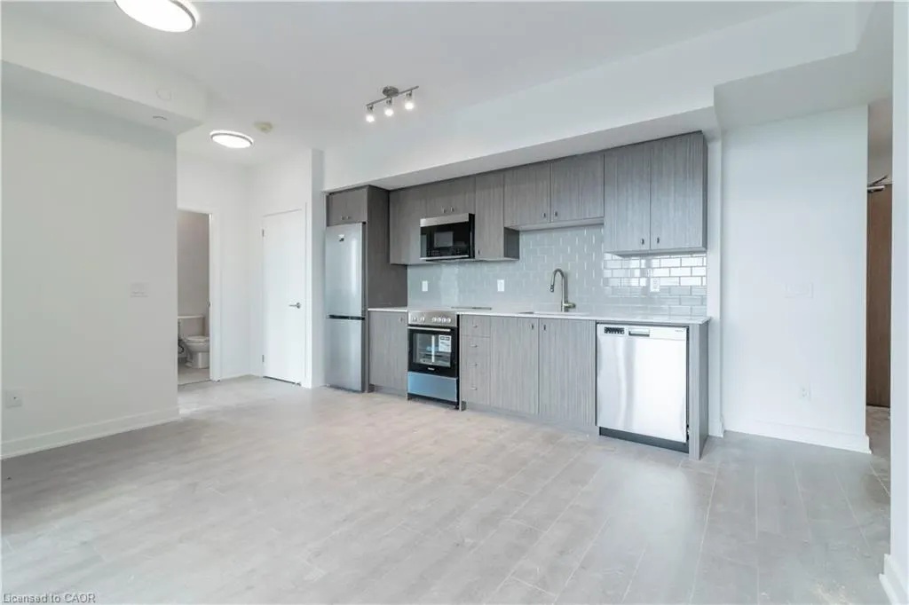 25 Wellington Street S, #1506