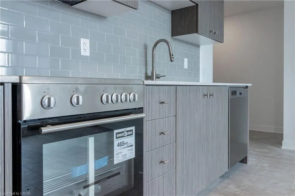 25 Wellington Street S, #1506