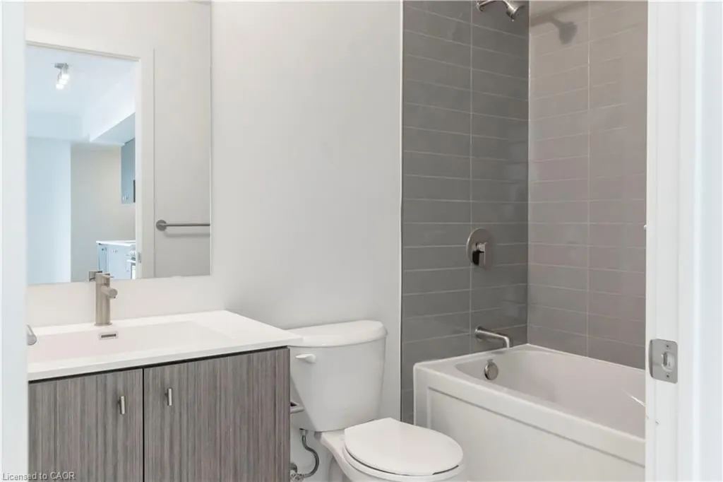 25 Wellington Street S, #1506