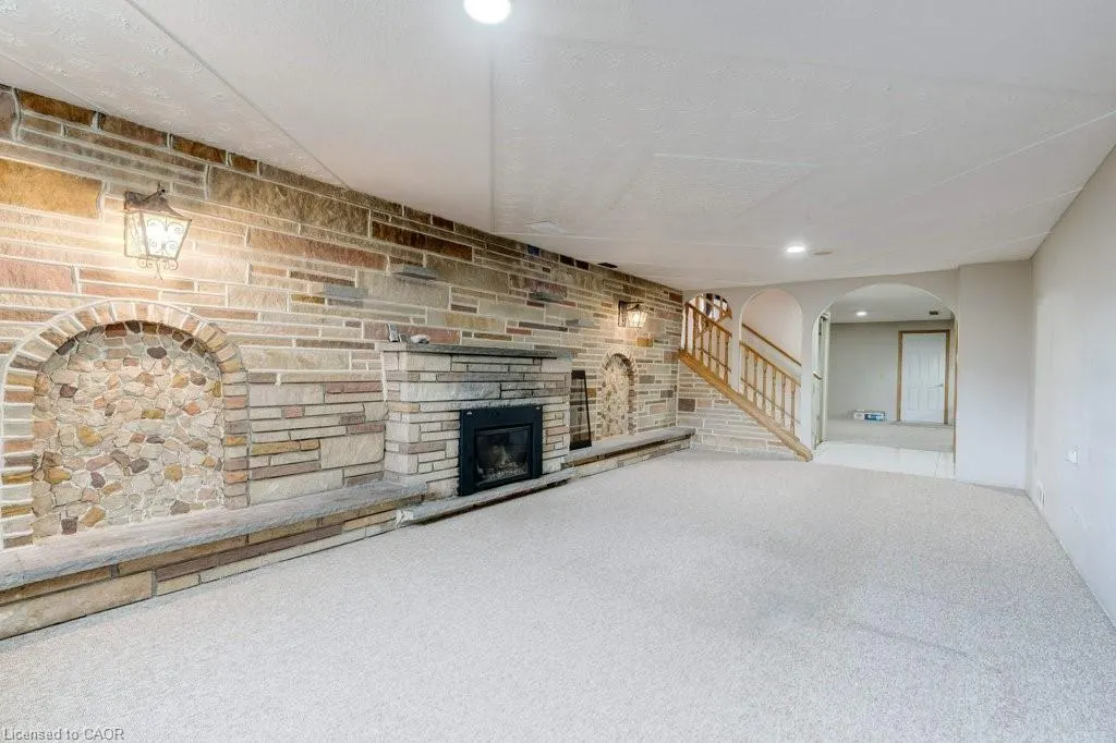 595 Green Mountain Road E