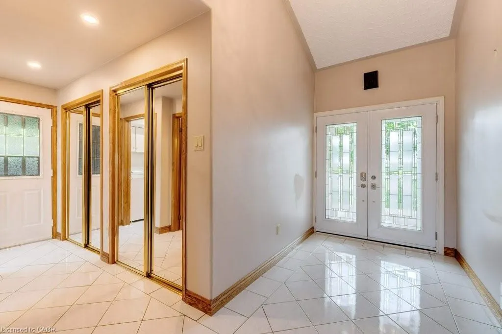 595 Green Mountain Road E