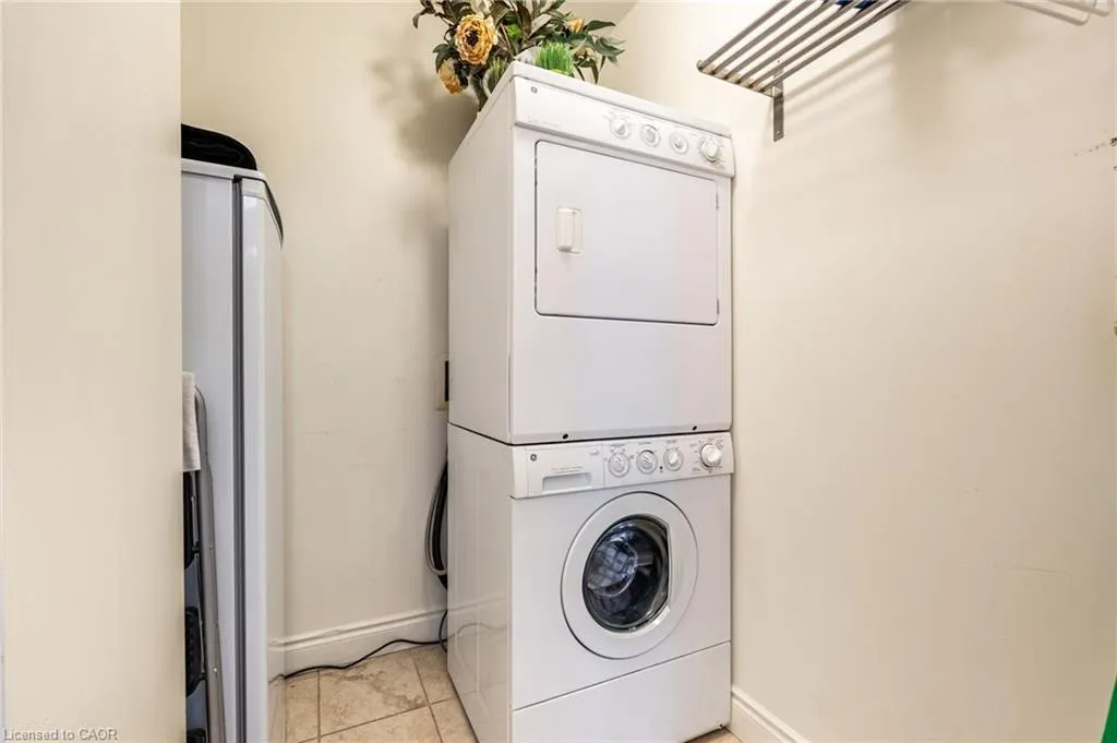 1477 Lakeshore Road, #1102