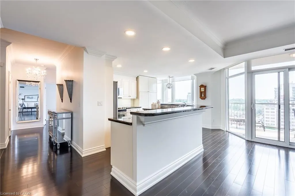 1477 Lakeshore Road, #1102