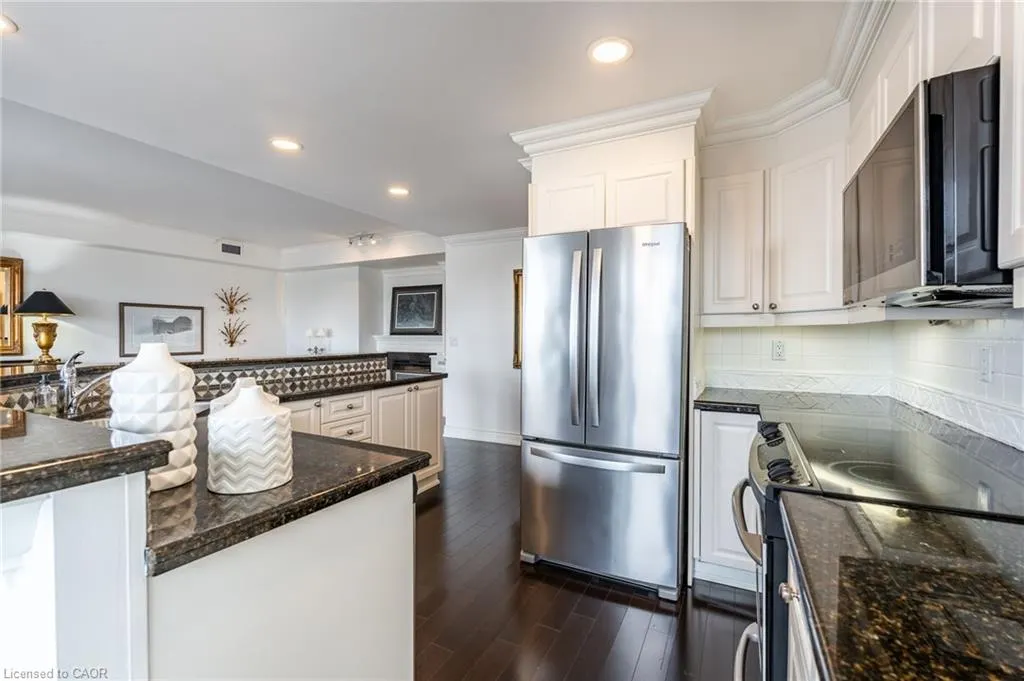 1477 Lakeshore Road, #1102