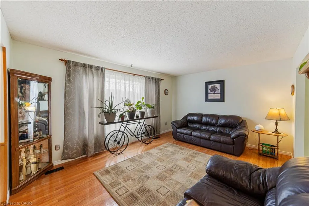 47 Leaway Avenue