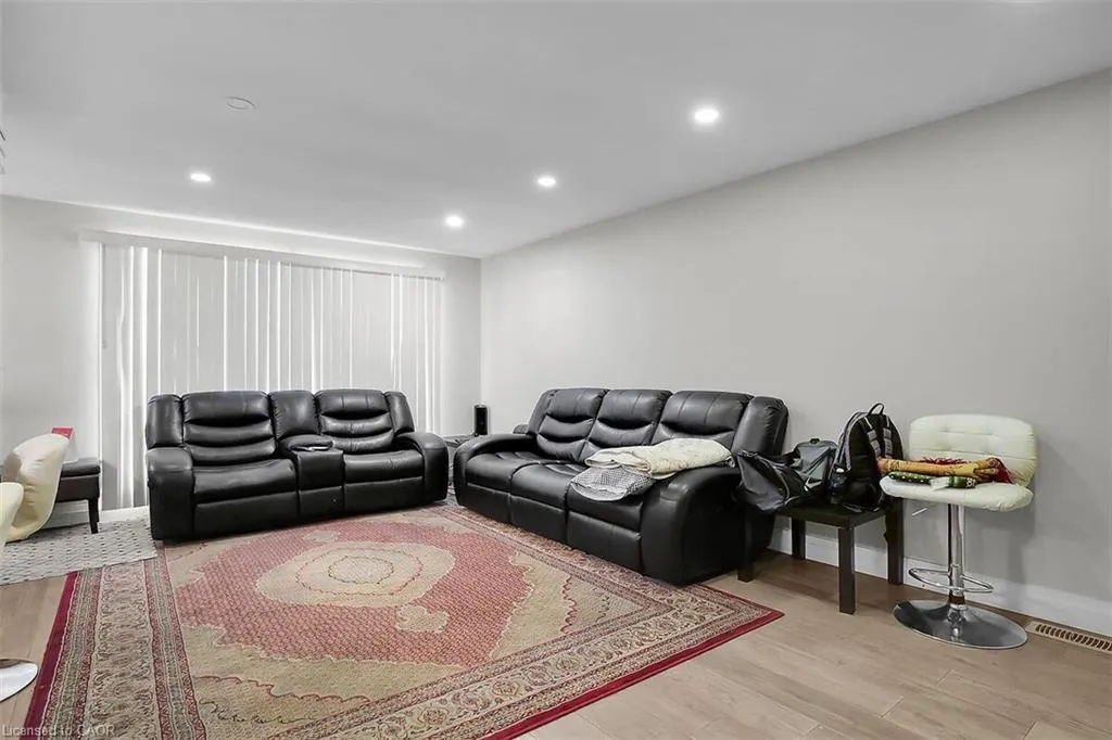 17 Locust Crescent
