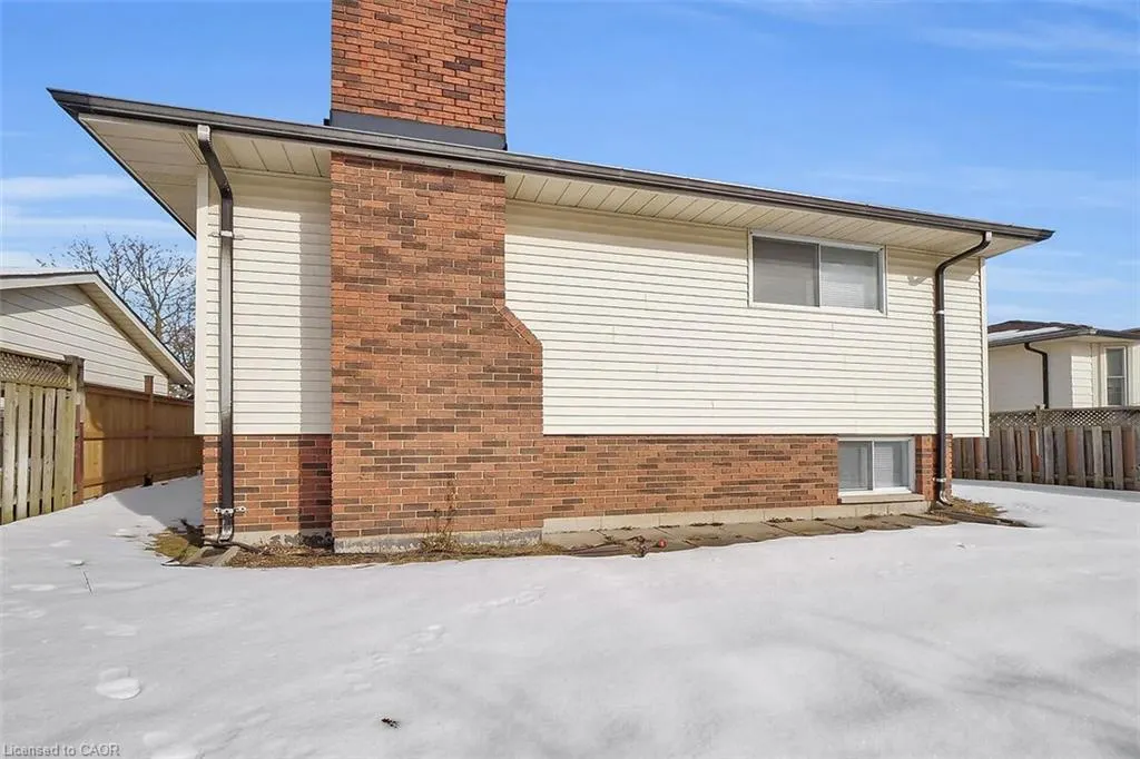 17 Locust Crescent