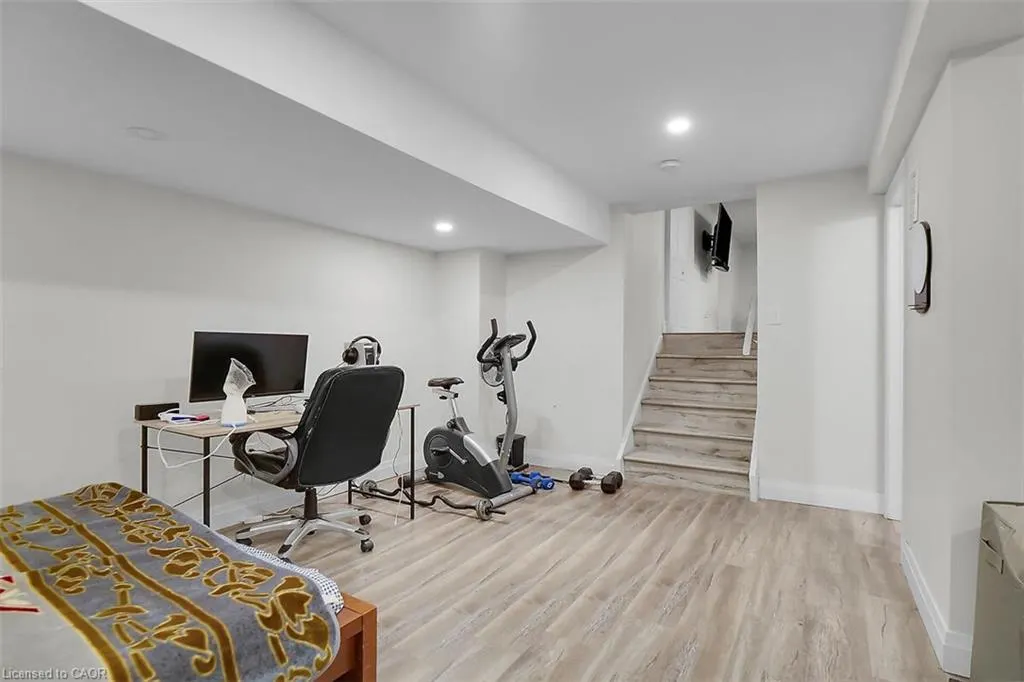 17 Locust Crescent