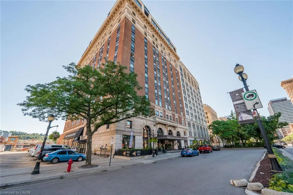 112 King Street E