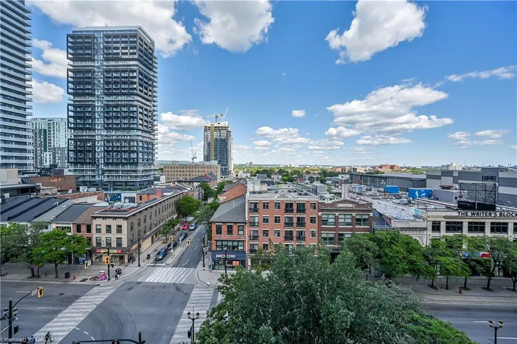 112 King Street E