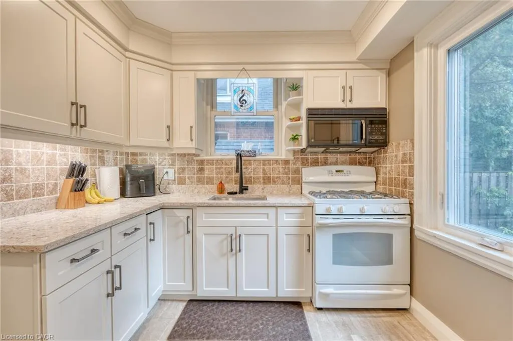 33 East 12th Street