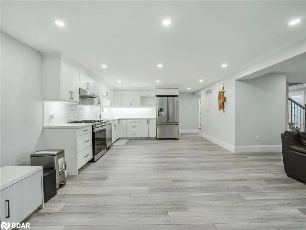 15 Westbrook Place