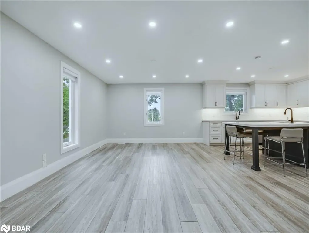 15 Westbrook Place