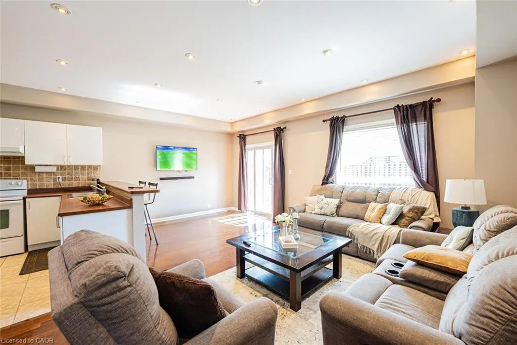 2270 Britannia Road W, #18