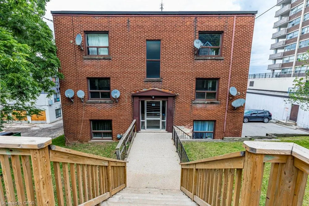 118 St. Joseph's Drive, #304