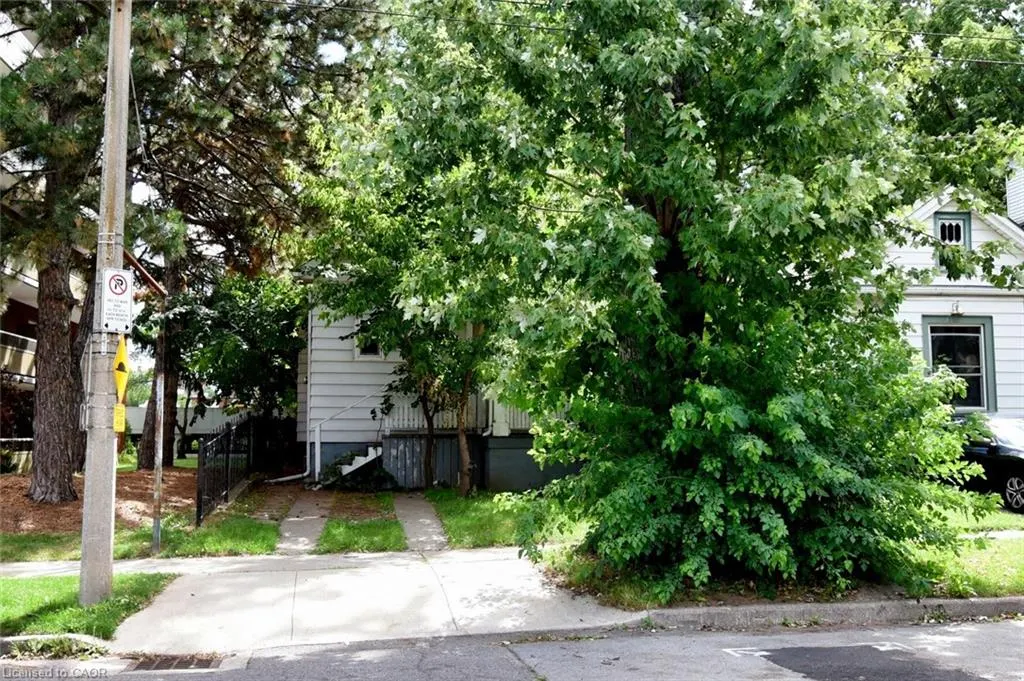 167 Prospect Street S