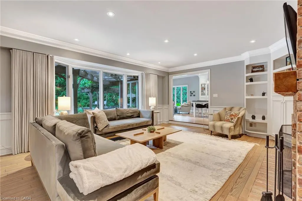 22 Deerpath Court