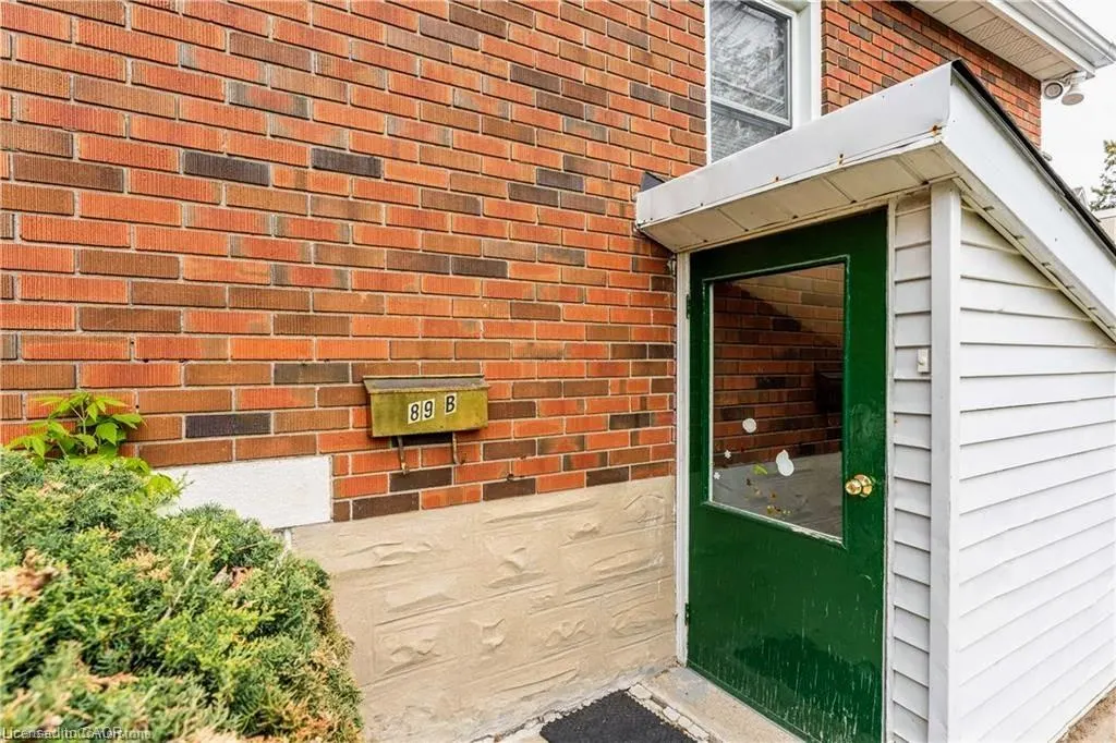 89 Elgin Street N, #B