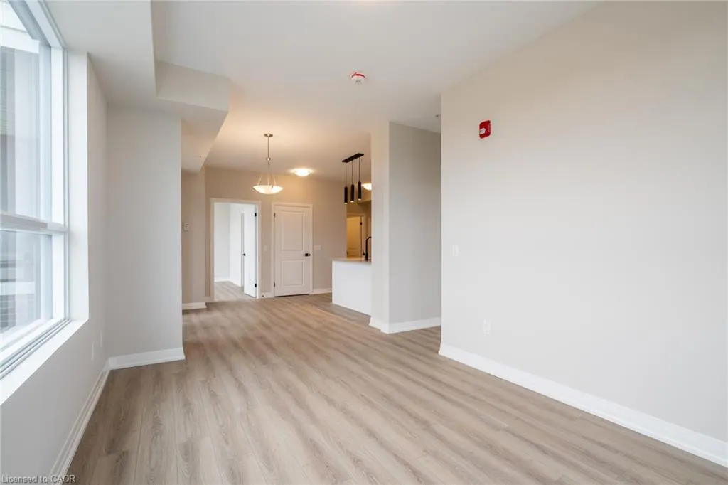 120 Springvalley Crescent, #302