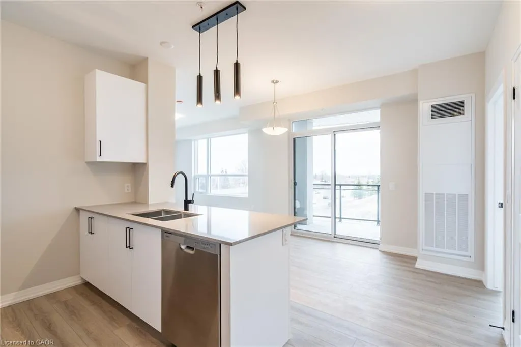 120 Springvalley Crescent, #302
