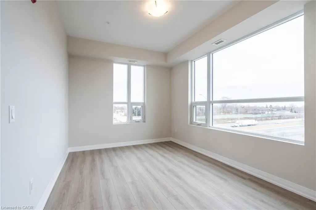 120 Springvalley Crescent, #302