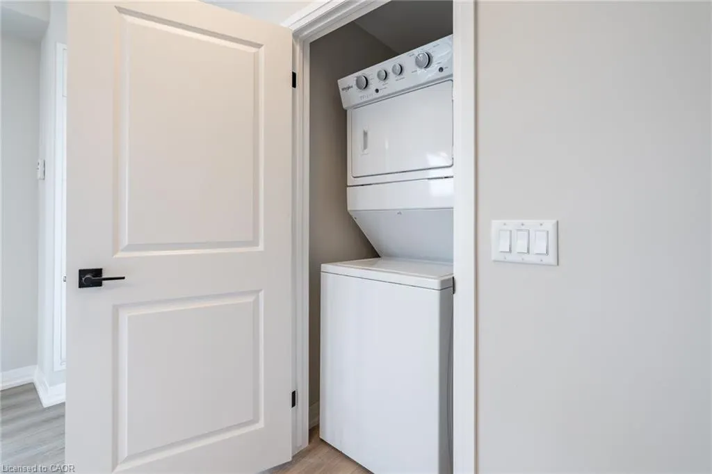 120 Springvalley Crescent, #302
