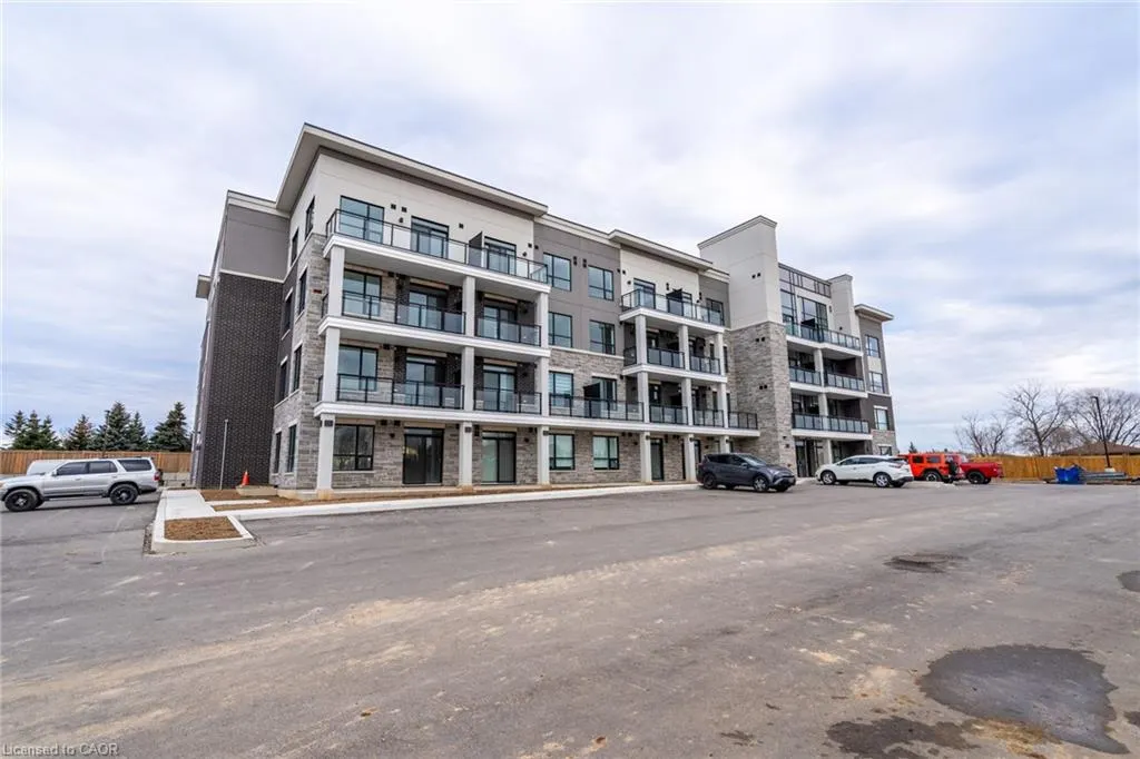 120 Springvalley Crescent, #302