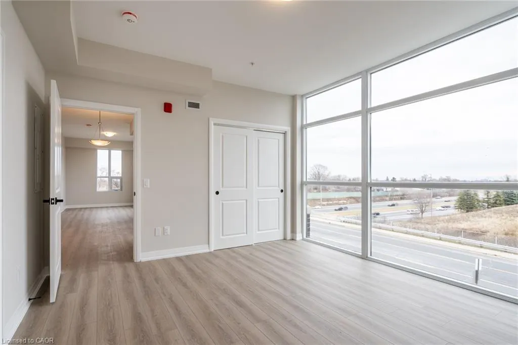 120 Springvalley Crescent, #302