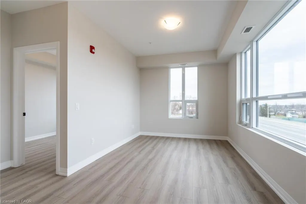120 Springvalley Crescent, #302
