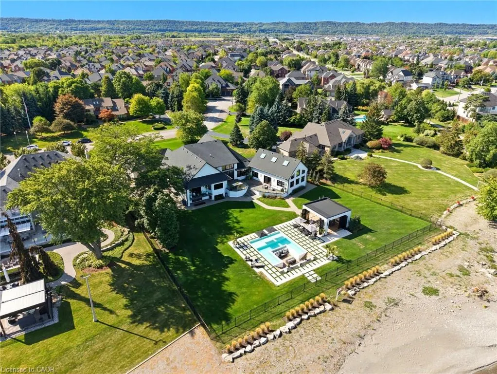 9 Lochside Drive