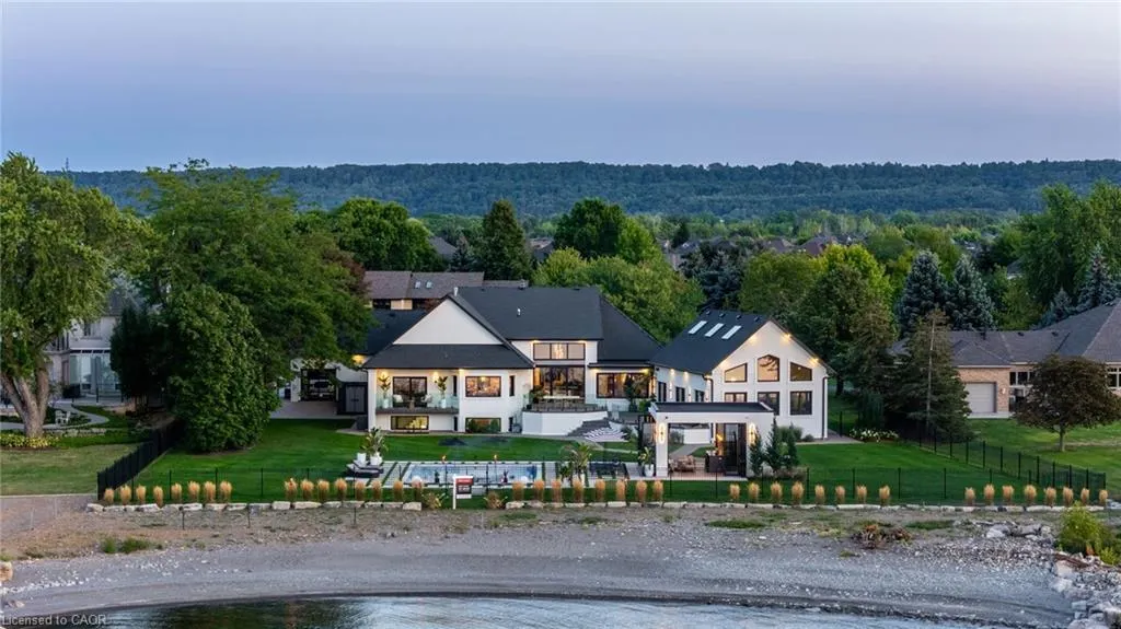 9 Lochside Drive