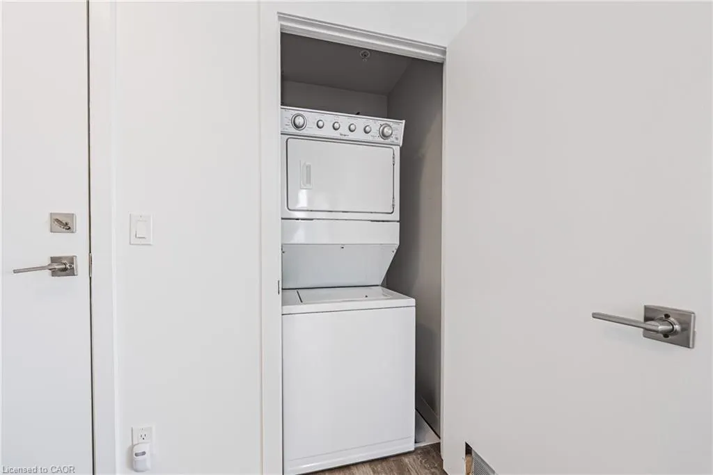 2081 Fairview Street, #2001