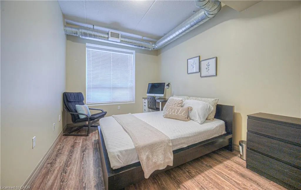 8 Hickory Street W, #302