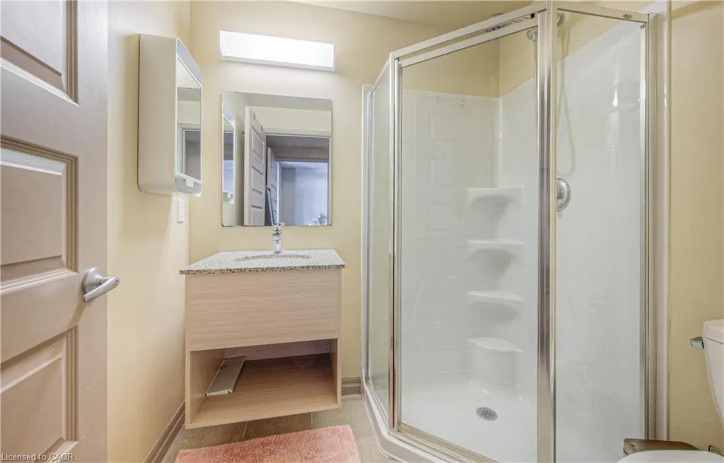 8 Hickory Street W, #302